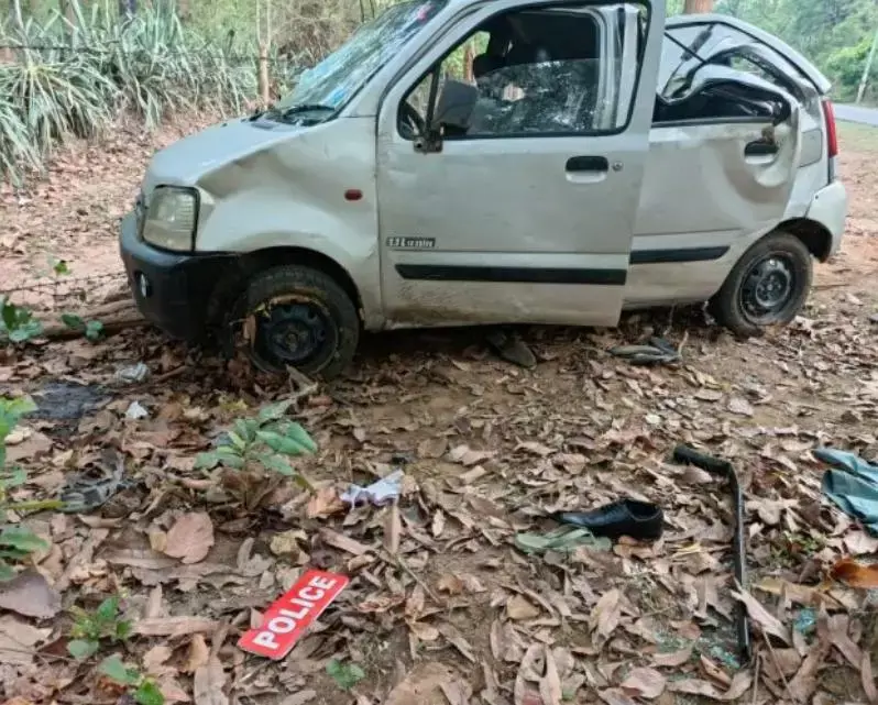 बच्ची समेत दो की मौत: शादी समारोह से लौट रहे कॉन्स्टेबल की कार पेड़ से टकराई, दो की मौत, चार घायल....