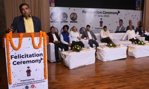 देश की फार्मेसी फील्ड की विभिन्न विभूतियों का सम्मान....