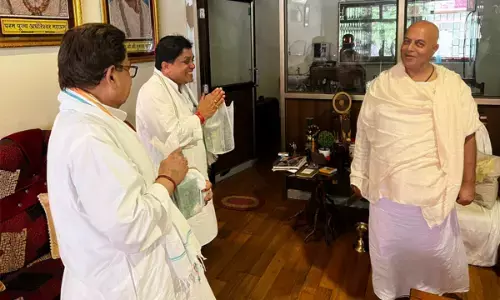 बाबा के शरण मेंः प्रभारी महासचिव पीएल पुनिया और मंत्री शिव डहरिया पहुंचे सोगड़ा वाले बाबा के दरबार में, मत्था टेक मांगा आर्शीवाद