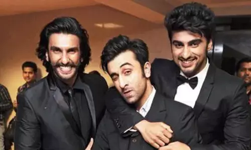 फिल्म शमशेरा का पोस्टर हुआ लीक, इस दिन रिलीज होगा ट्रेलर... काफी खूंखार दिखा रहे रणबीर का अवतार