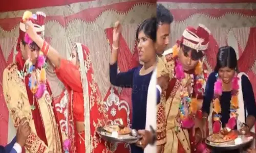Video: दुल्हन की बहन के गले में डाल दी वरमाला... फिर दूल्हे के साथ जो हुआ उसे देखकर आप कहेंगे बाप रे बाप!