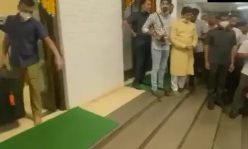 उद्धव ठाकरे ने परिवार समेत छोड़ा सीएम हाउस, सामान हो रहा मातोश्री शिफ्ट