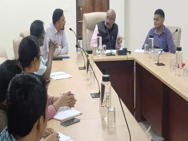 छत्तीसगढ़ में ग्रीन ऑटोमेटिव फ्यूल के उत्पादन की असीम संभावनाएं-डॉ. दीपक द्विवेदी छत्तीसगढ़ में ग्रीन ऑटोमेटिव फ्यूल के उत्पादन की असीम संभावनाएं-डॉ. दीपक द्विवेदी