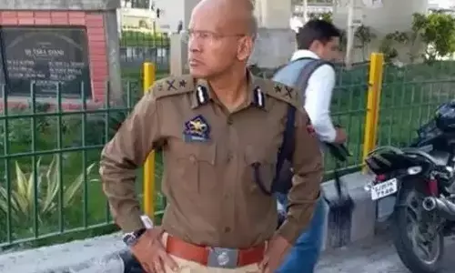 IPS का इस्तीफा: राजनीति पार्टी में होंगे शामिल, डीजीपी से विवाद के बाद हुये थे चर्चित