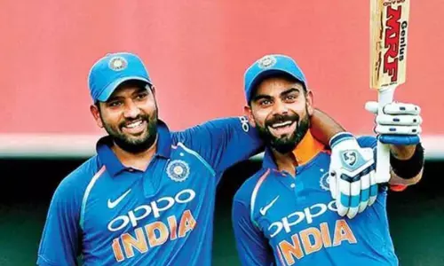 कोरोना की चपेट में रोहित शर्मा, अस्पताल में भर्ती... भारतीय टीम को बड़ा झटका