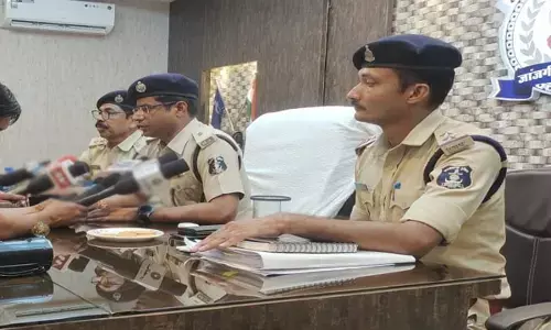 CG-प्रेमिका की हत्याः शादी के लिए बनाती थी दबाव, प्रेमी ने चुन्नी से गला दबाकर कर दी हत्या, फिर शव को पत्थर से बांधकर फेंक दिया तालाब में