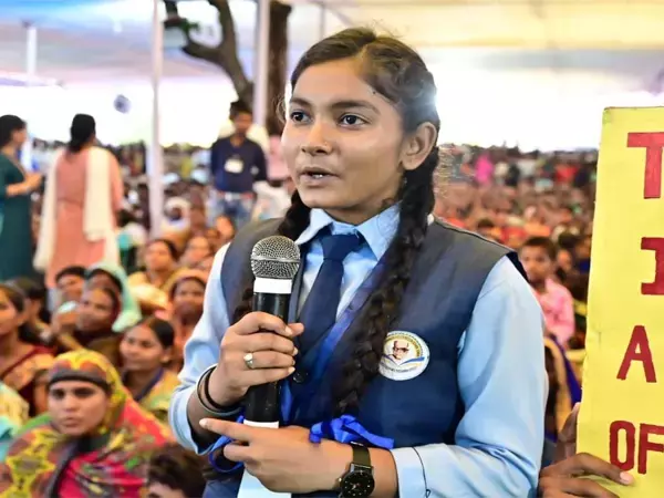 थैंक्स काका... मुख्यमंत्री के छत्तीसगढ़ी में सवाल और छात्रा के अंग्रेजी में जवाब...