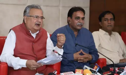 CG पॉलीटिक्स: रमन बोले- कलेक्टर-एसपी की पोस्टिंग में आईपीएल जैसा ऑक्शन, कांग्रेस- ईडी और आईटी भाजपा के मोर्चा-संगठन