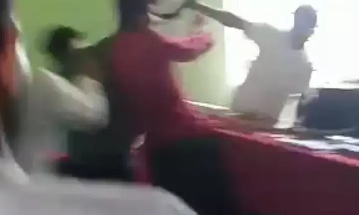 स्कूल में शिक्षक की पिटाई: दो छात्रों ने पहले टीसी ली फिर कक्ष में घुसकर प्राचार्य की कर दी पिटाई...