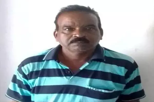 छात्रा से रेप, प्रधान पाठक गिरफ्तार: बारहवीं की छात्रा से रेप करने के आरोप में पुलिस की कार्रवाई, छात्रा हुई तीन माह की गर्भवती