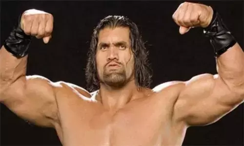 द ग्रेट खली ने टोलकर्मियों को जड़ दिया थप्पड़, इस वजह से भड़के खली...देखें VIDEO