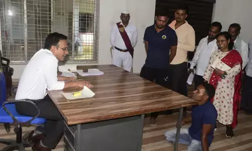 कलेक्टर से दिव्यांग को राहत: चार साल से भटक रहे दिव्यांग का कलेक्टर सौरभ कुमार के जनदर्शन में बना राशन कार्ड