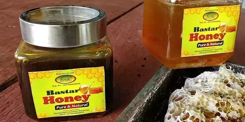 छत्तीसगढ़ में शहद संग्राहकों को वैज्ञानिक तरीके से दिया जा रहा है संग्रहण का प्रशिक्षण, एक छत्ते से साल में दो-से-तीन बार शहद निकालने की बताई जा रही तकनीक
