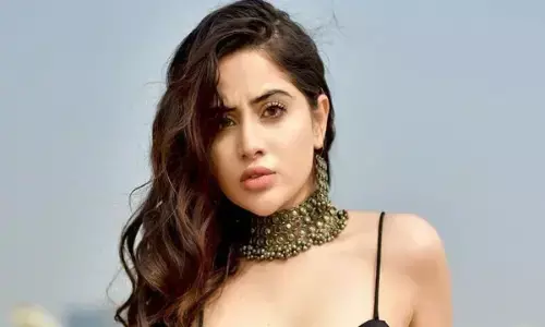 Urfi Javed Video: अरे उर्फी जावेद का क्या कहना!, पहनी ऐसी ड्रेस, दिखा सब कुछ... यूजर्स बोले- छी, शर्मनाक....