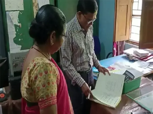 दफ्तर से दो दर्जन कर्मचारी गोल: SDM के निरीक्षण में 25 कर्मचारी गायब, नोटिस जारी