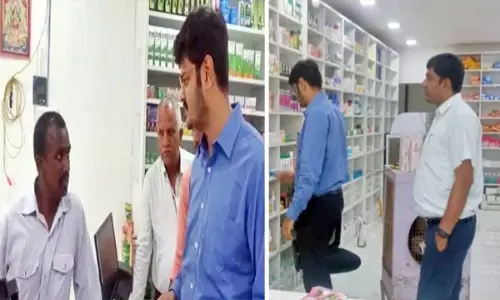 जब कलेक्टर बने मेडिकल संचालक, काउंटर से खुद बेची दवाइयां...