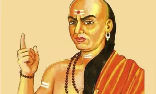 Chanakya niti: चाणक्य ने नारी के बारे किया है आगाह, ऐसी महिला चाहे जितनी भी खूबसूरत हो, दूरी बनाकर रखिए