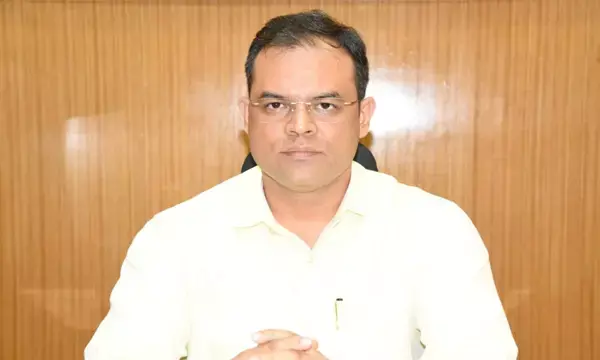 भारत उज्जवल भविष्य कार्यक्रम के दौरान भावुक हुए कलेक्टर कुंदन कुमार...