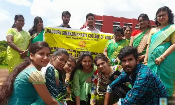 शंकराचार्य कॉलेज ऑफ एजुकेशन में हरियाली दिवस को धूमधाम से मनाया गया...