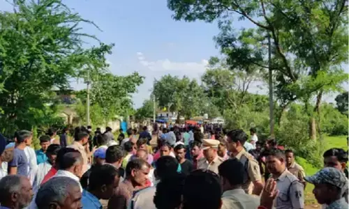 CG News: श्मशान विवाद में जलती चिता से शव बाहर निकाल फेंका, नाराज लोगो ने किया चक्का जाम, सरपंच समेत 8 आरोपी गिरफ्तार