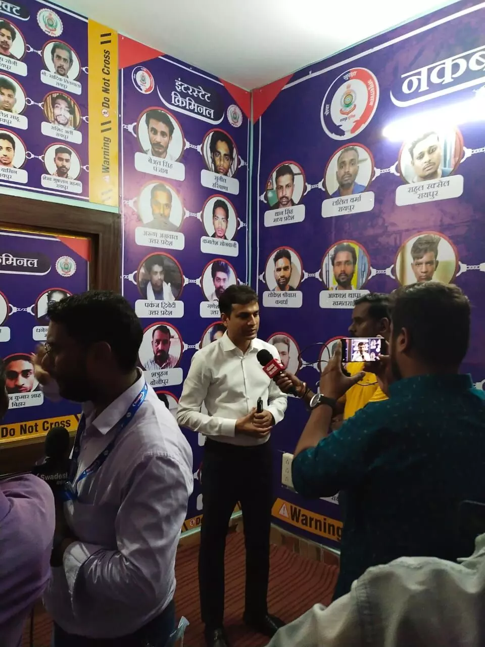 गुंडे-बदमाशों का एल्बम: राज्य की पहली क्रिमिनल गैलरी तैयार, अपराधियों की पहचान में होगी आसानी; एसएसपी बोले... गुंडे-बदमाशों का एल्बम: राज्य की पहली क्रिमिनल गैलरी तैयार, अपराधियों की पहचान में होगी आसानी; एसएसपी बोले...