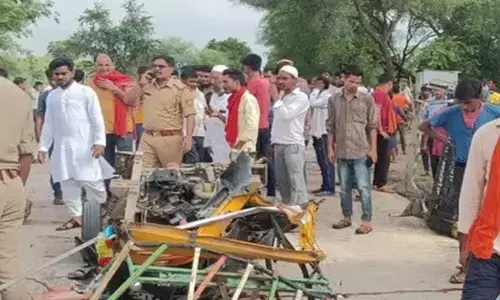 कार और टैक्सी में जबरदस्त टक्कर, भीषण हादसे में सात लोगों की मौत, दो गंभीर...