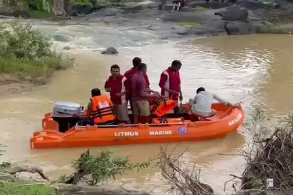 CG News: तीन छात्रों की मौत- आत्मानंद स्कूल के 9 छात्र गये थे नहाने के लिए डेम... पांच को बचाया गया, तीन की डूबने से मौत...एक की तलाश जारी