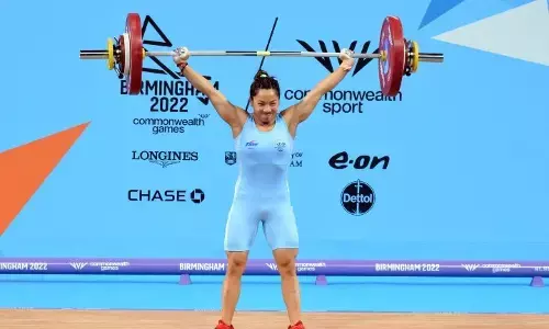 इंडिया का गोल्डन रिकॉर्ड: मीराबाई चानू ने इंडिया के लिए हासिल किया पहला गोल्ड, नया रिकॉर्ड बनाया