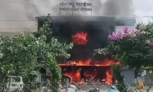 आठ मरीजों की जलकर मौत, अस्पताल में लगी भीषण आग, देखते ही देखते जल गये आठ मरीज...आग पर काबू पाने का काम जारी