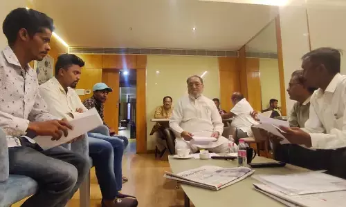 DRO की शिकायत दलवई से: कांग्रेस कार्यकर्ता पहुंचे प्रदेश चुनाव अधिकारी के पास शिकायत लेकर, चुनाव में गड़बड़ियों की रिपोर्ट दी