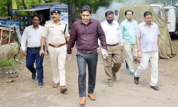 पार्किंग स्थलों पर अतिक्रमण व कण्डम वाहनों की डम्पिंग पर नाराज हुए आयुक्त...