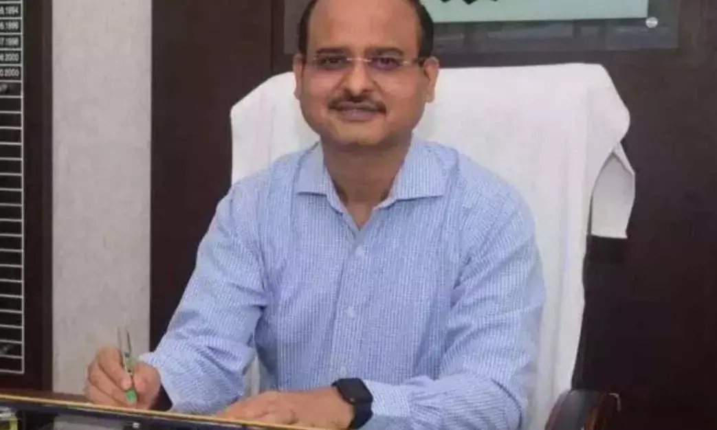 कलेक्टर का आदेश: गड्ढे भरें और फोटो खींचकर भेजें, 10 अगस्त से पहले शुरू करें काम, नहीं तो...