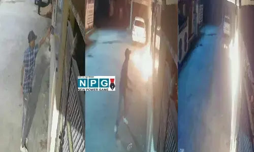 खौफनाक वीडियो: छत्तीसगढ़ में पेट्रोल छिड़ककर ट्रांसपोर्टर के परिवार को जलाने का प्रयास, सीसी टीवी में कैद हुए दो आरोपी