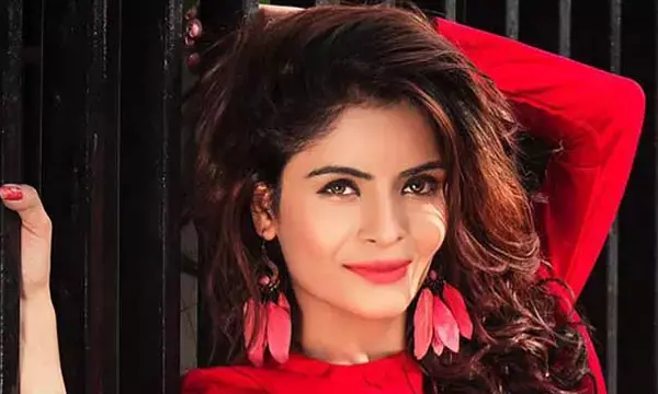 गहना वशिष्ठ ने बेडरूम में दिखाई कयामत, कराया न्यूड शूट... कहा- ...थक चुकी हूं