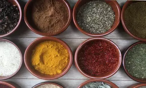 Monsoon Spices Tips: बारिश के मौसम में मसालों को करें ऐसे स्टोर, नहीं लगेगा फंगस और न होगा खराब
