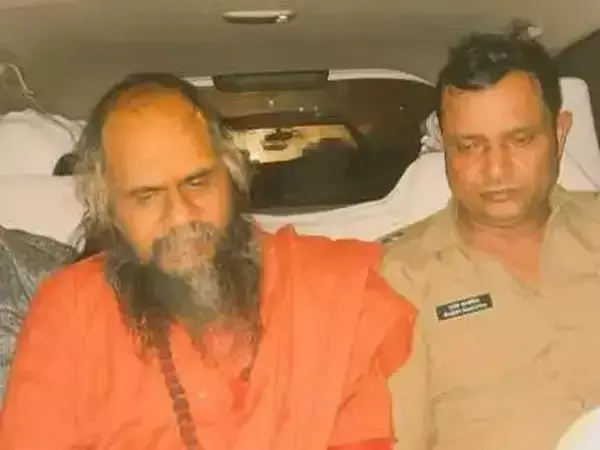 मिर्ची बाबा गिरफ्तार, निसंतान महिला को झांसा देकर बलात्कार करने का आरोप...