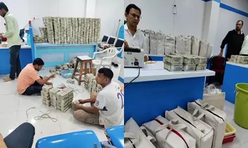 56 करोड़ कैश, 32 किलो सोना: कारोबारी और बिल्डर के ठिकानों पर IT की छापेमारी में मिला नोटों का जखीरा, कैश गिनते गिनते अधिकारियों के छुटे पसीने...