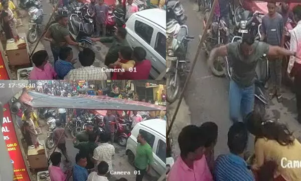 CG News: न्यायधानी में थाने के पास कार वाले की ऐसी गुंडागर्दी...लाठी निकाल निर्ममतापूर्व पिटने लगा बाइक सवार को, देखिए वीडियो CG News: न्यायधानी में थाने के पास कार वाले की ऐसी गुंडागर्दी...लाठी निकाल निर्ममतापूर्व पिटने लगा बाइक सवार को, देखिए वीडियो