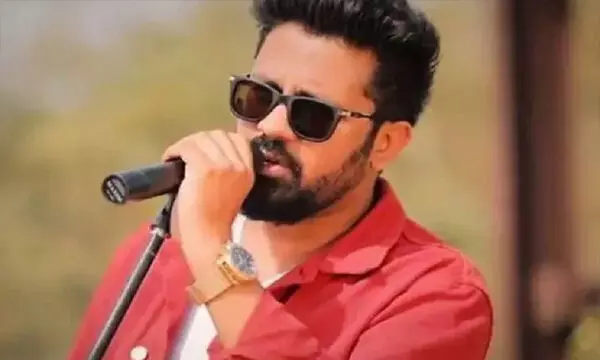 Rahul Jain FIR: बॉलीवुड सिंगर पर लगा रेप का आरोप, FIR हुई दर्ज... महिला से मारपीट और... जानिए Rahul Jain FIR: बॉलीवुड सिंगर पर लगा रेप का आरोप, FIR हुई दर्ज... महिला से मारपीट और... जानिए