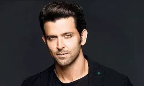ऋतिक रोशन मुश्किल में  फंसे, धार्मिक भावनाओं को ठेस पहुंचाने का लगा आरोप...जानिए मामला