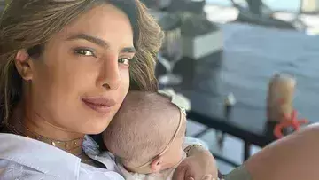 प्रियंका चोपड़ा ने फिर छिपाया बेटी मालती का चेहरा, ,मांसी परिणीति चोपड़ा को नन्ही परी पर आया प्यार