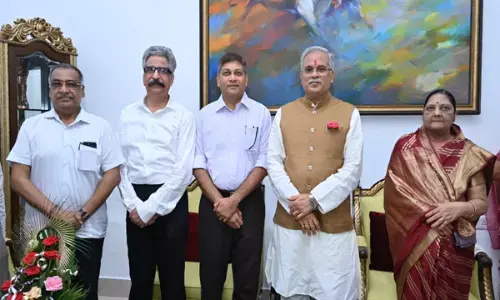 फोटोः छत्तीसगढ़ के तीनों शीर्ष अधिकारी सीएम भूपेश को जन्मदिन की बधाई देने एक साथ पहुंचे सीएम हाउस, बोले, सर....