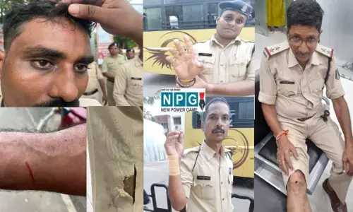 CG News फ़ोटो-वीडियो भाजयुमो का उग्र प्रदर्शन: सब इंस्पेक्टर, महिला पुलिसकर्मी सहित कई कॉन्स्टेबल घायल, किसी के कपड़े फटे तो किसी को आई चोट...