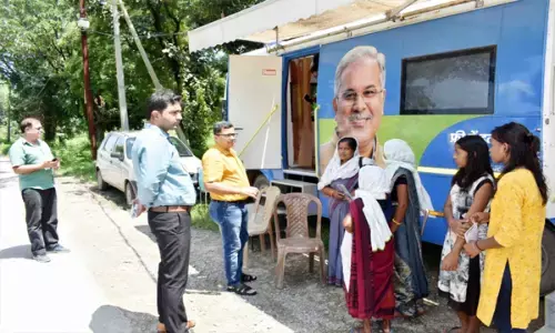 मोबाईल मेडिकल यूनिटों में जांच व इलाज की बेहतर सुविधाएं निर्वाध रूप से बनी रहे, यह सुनिश्चित करें - कलेक्टर