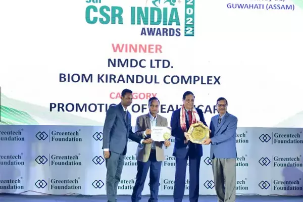 बस्तर में शिक्षा सहयोग योजना के लिए एनएमडीसी को मिला प्लेटिनम अवार्ड...