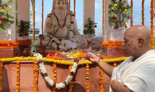 बाबा कीनाराम की प्रतिमा का अनावरण, बाबा संभव राम बोले, महापुरुषों का स्थान अवर्णीय होता है