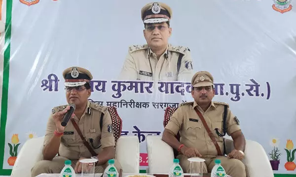 पुलिस अधीक्षक कार्यालय, थाना सूरजपुर व जयनगर का किया निरीक्षण... पुलिस अधीक्षक कार्यालय, थाना सूरजपुर व जयनगर का किया निरीक्षण...