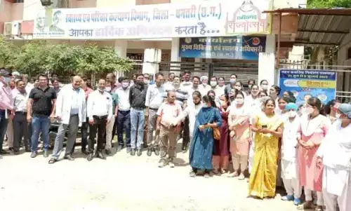 CG News- कलेक्टर एसपी के खिलाफ डॉक्टर ओपीडी बंद कर बैठे धरने पर, स्वास्थ्य सुविधाएं ठप्प