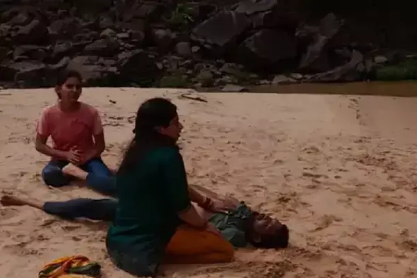 छत्तीसगढ़ के जलप्रपात में पिकनिक मनाने आये 7 लोग डूबे, एक की मौत, एक युवती गंभीर, गोताखोर कर रहे 5 की तलाश