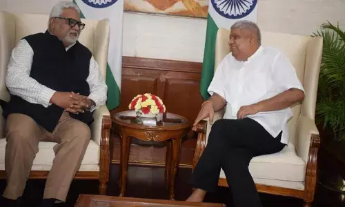 छत्तीसगढ़ के पूर्व महाधिवक्ता रविन्द्र श्रीवास्तव ने उपराष्ट्रपति जगदीप धनखड़ से की मुलाकात